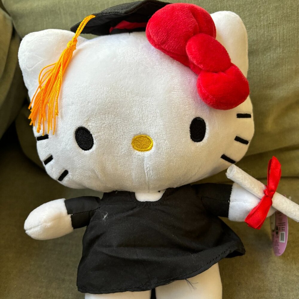 Hello Kitty 10.5 " Graduation